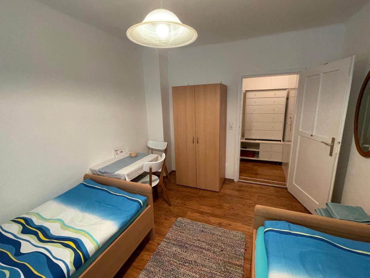 Gertis Blumenhof Privatzimmer, Ferienwohnung Гмюнд Екстериор снимка
