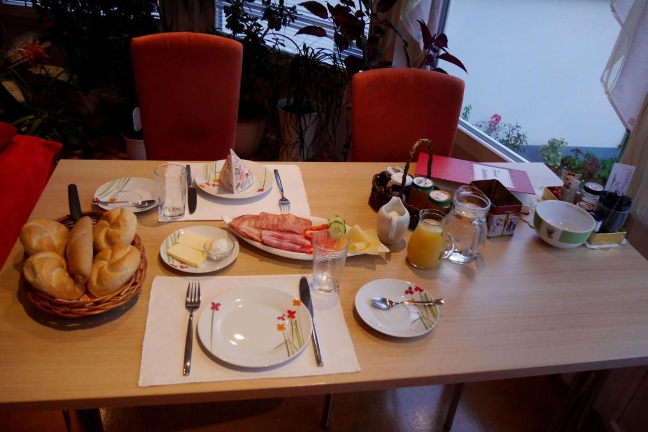 Gertis Blumenhof Privatzimmer, Ferienwohnung Гмюнд Екстериор снимка